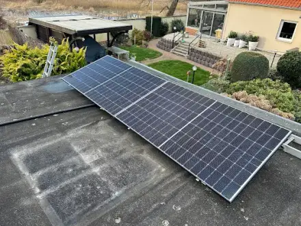 Foto von Balkonkraftwerk Montage Frankfurt / Balkonkraftwerke, Mini-PV-Anlagen, Mini-Solaranlagen