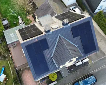 Foto von Die Fassung ist Golden | Solar & Photovoltaik Witten