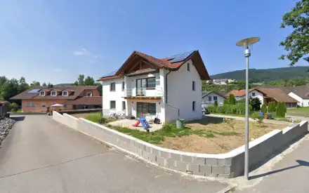 Foto von Fotovoltaik-Solartsromanlage