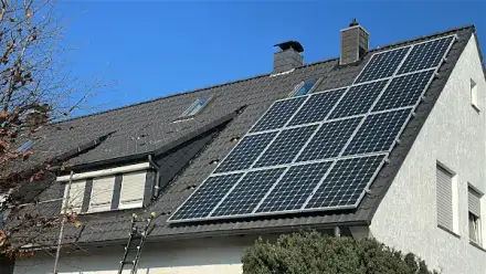 Foto von PVNRW Photovoltaik Montage