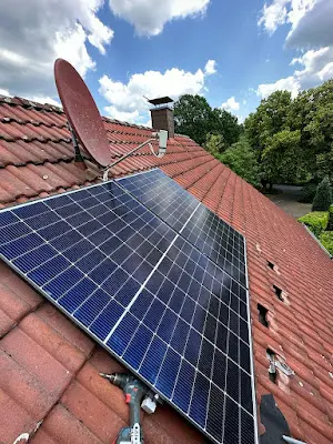 Foto von Sonne.nrw l Montage von Photovoltaikanlagen & Balkonkraftwerken