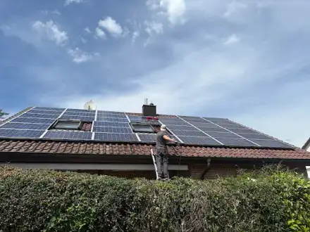 Foto von Sonnenglanz Photovoltaikreinigung