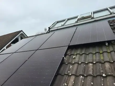 Foto von "Stolz Solar" "Photovoltaik" & "Stromspeiche"Solar in Neuss" Spezialist für die Installation von Solarmodulen